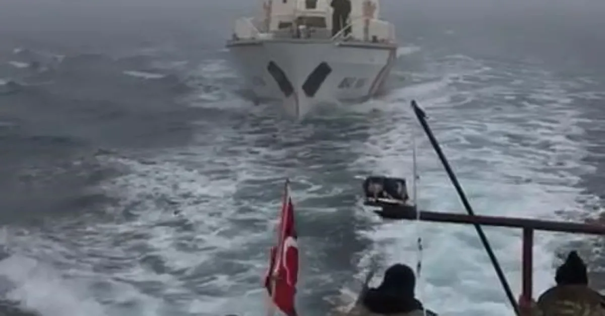 Türk balıkçı teknesine ateş açıldı: 3 yaralı