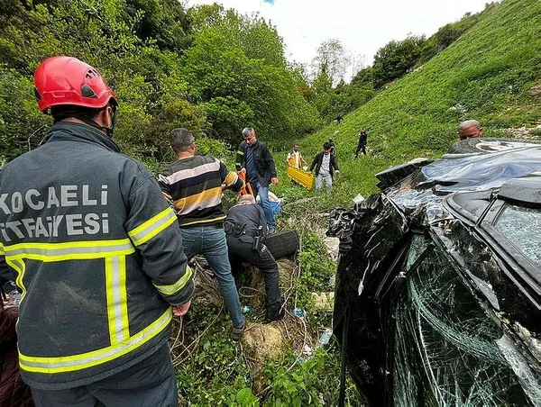 kocaelide-korkunc-kaza-150-metrelik-ucurumdan-uctu-defalarca-takla-atti-1683997829659.jpeg Kocaeli'de korkunç kaza! 150 metrelik uçurumdan uçtu defalarca takla attı - 1
