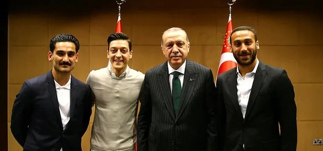 Mesut Özil ile İkay Dündoğan’ın Erdoğan ziyareti Merkel’i çılgına çevirdi