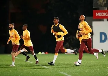 Galatasaray'da Başakşehir startı verildi!