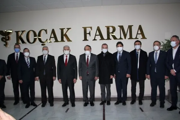 Binali Yıldırım’dan Türkiye’nin yerli koronavirüs aşısının üretildiği tesise ziyaret
