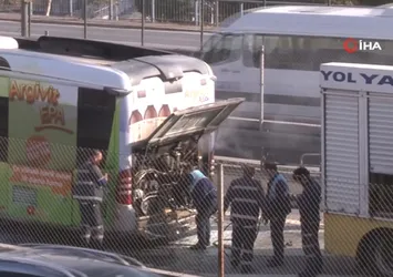 Metrobüsten yükselen dumanlar korkuttu