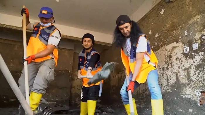 Sanatçı Murat Kekilli’den örnek davranış! AFAD'dan teşekkür geldi - 3