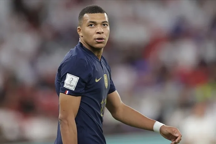 Kylian Mbappe’den flaş Arda Güler yorumu: Onu pek tanımıyorum ama... | Tüm Real Madrid takımı maçını izledi