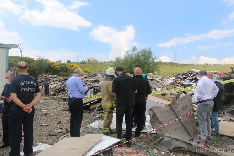 İstanbul Başakşehir'de fabrikada patlama! Ortalık savaş alanına döndü: Ölü ve yaralılar var 13