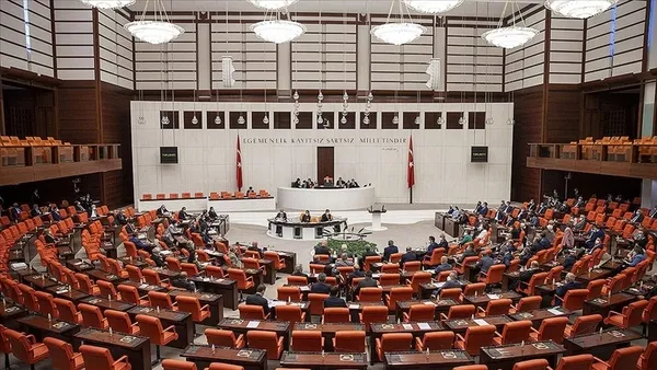 Son dakika: Vergi borçlarına yapılandırma geliyor! AK Parti yeni torba teklifi Meclis’e sundu