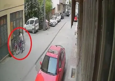 Trabzonspor formalı 9 yaşındaki çocuğun yüzüne biber gazı sıkıp kaçtı! Kulüpten açıklama geldi...