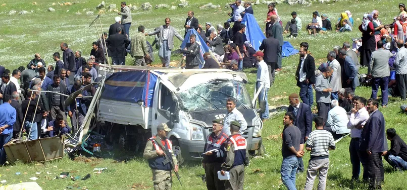 Şanlıurfa Bozova'da kamyonet devrildi: 4 ölü, 8 yaralı