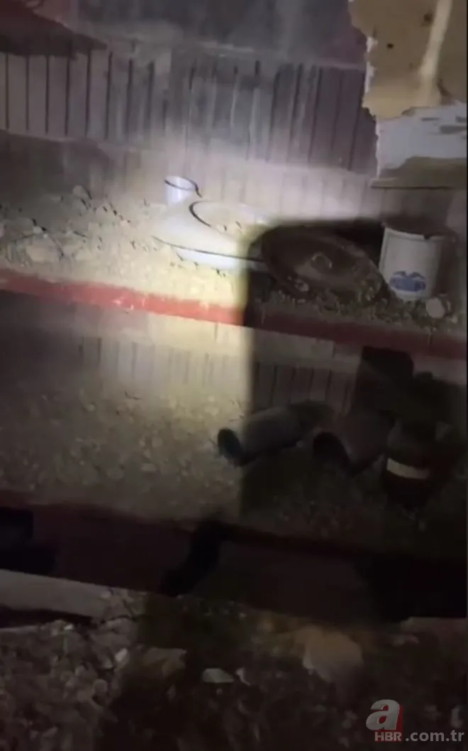 Evinin ortasında rögar kapağı buldu! Bakın nereye çıktı 4