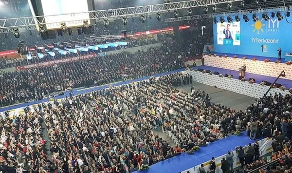 Meral Akşener ’en büyük pişmanlığım’ diyerek açıkladı: 15 milletvekilinin bedelini ödeyemedik