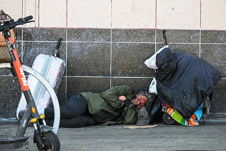 ABD’de korkutan manzara! Sokaklar evsizlerle doldu taştı