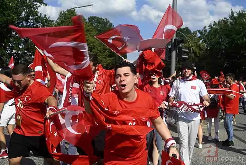 Yer gök kırmızı beyaz! Hamburg sokakları tezahürat sesleri ile inledi | Taraftarlarımızdan millilere büyük destek 1