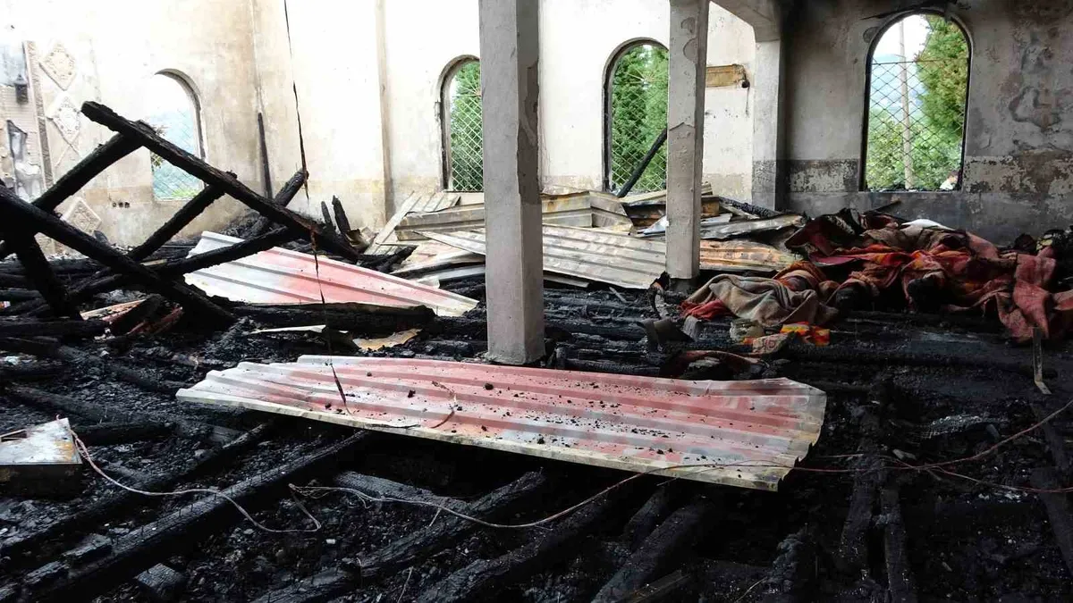 Ordu'da 60 yıllık cami küle döndü