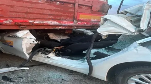 1710359125872.jpg TIR’a çarpan otomobilin sürücüsü hayatını kaybetti - 1