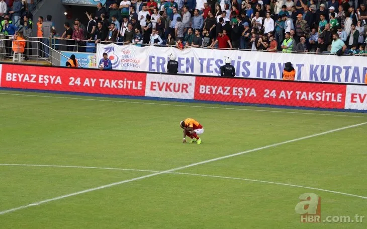 Galatasaraylı Emre Akbaba’nın Rizespor maçında ayağı kırıldı!