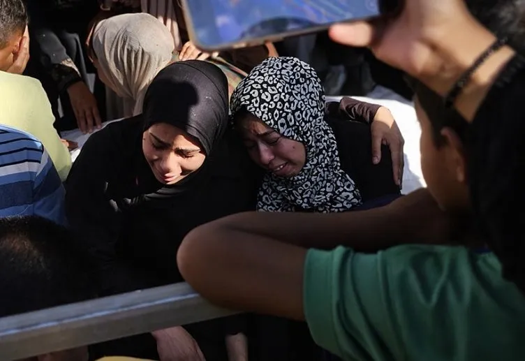 Soykırımın gölgesinde Gazze'de anne olmak! Gazzeli çocukların Anneler Günü hediyesi: Cennet kokusu