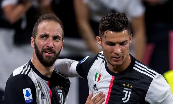 Dünya yıldızı isim futbolu bırakıyor! Gözyaşları içinde açıkladı...