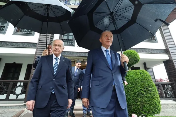 son-dakika-baskan-erdogan-ve-mhp-lideri-devlet-bahceli-arasinda-kritik-gorusme-1687349837638.jpeg Son dakika: Başkan Erdoğan ve MHP lideri Devlet Bahçeli arasında kritik görüşme - 1