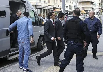 Yunanistan'a kaçan darbeciler için Türkiye'den yeni hamle