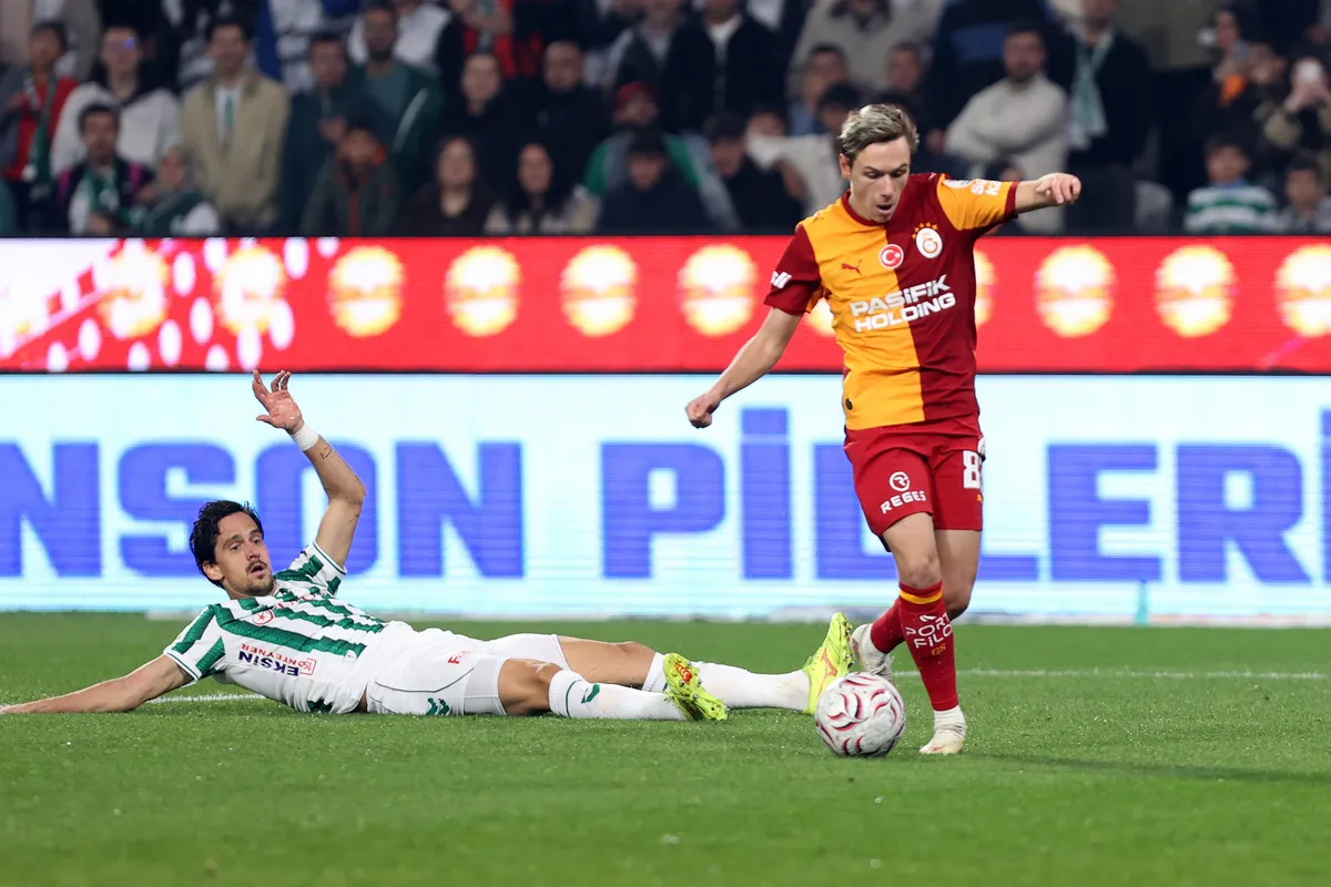 galatasarayda-aleksey-batrakov-hakkinda-sok-transfer-iddiasi-1793395626105.jpg Galatasaray'da Aleksey Batrakov hakkında şok transfer iddiası - 2