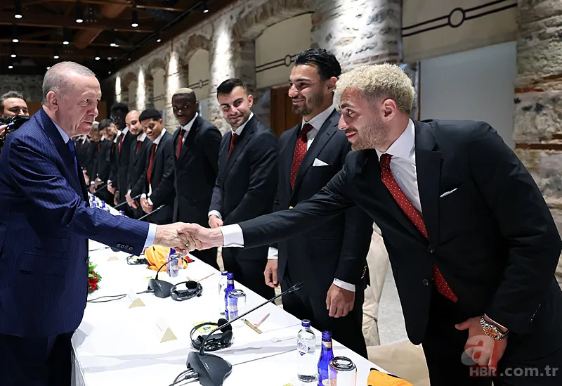 Başkan Erdoğan Galatasaray'ı kabul etti! Osimhen formasını hediye etti 13