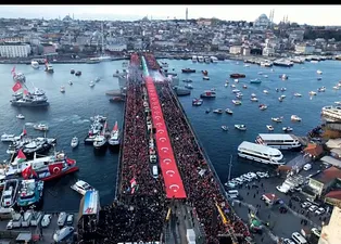 2026’nın ilk günü Galata Köprüsü’ne Gazze akını!