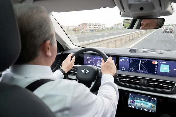 TBMM Başkanı Mustafa Şentop memleketi Tekirdağ’a Togg ile gitti