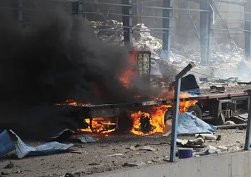 İran'dan patlama sonrası limandaki faaliyetleri yönlendirme kararı