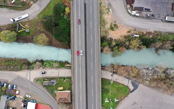 Kiraz Deresi’ni kirleten firmaya ceza yağdı