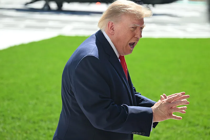 1790879143810.jpg Donald Trump'tan İran'a FlyDubai tehdidi: Çok sert şekilde hedef alınacaklar - 1