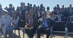 CHP’li Burcu Köksal’dan şehitlikte saygısızlık!