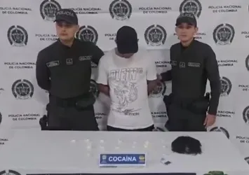Kolombiya’da peruk altında kokain ticareti! Ekipler makasla kesti