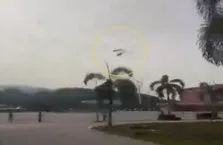 Helikopterle havada çarpıştı