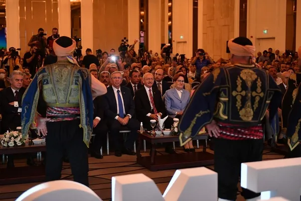 kemal-kilicdaroglu-isim-vermeden-meral-aksener-ve-mansur-yavasi-bombaladi-bazilarinin-sesi-cikmiyor-1663922941645.jpeg Kemal Kılıçdaroğlu rest çekti: İmamoğlu ve Yavaş destek verdi! Meral Akşener hala sessiz - 1