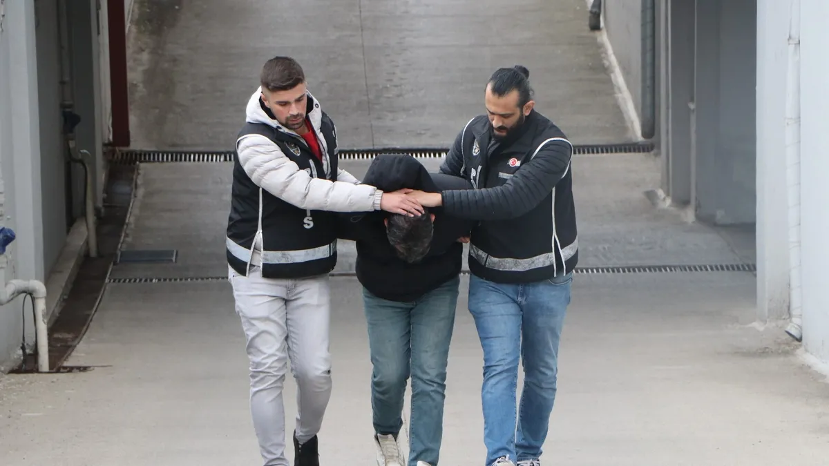 Kaçakçılık yapan şüphelinin sözleri pes dedirtti: Ucuz bulunca stok yaptım!