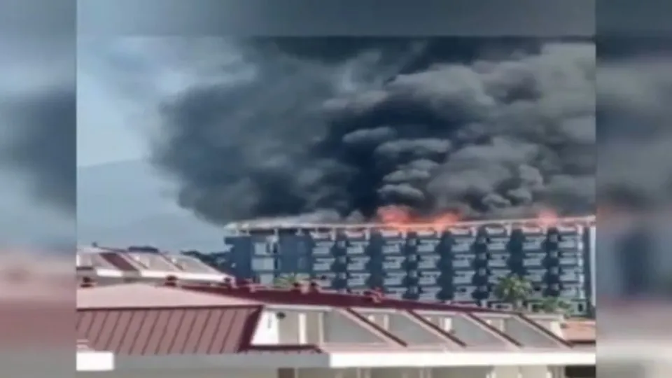 Alanya’da otelde yangın paniği!