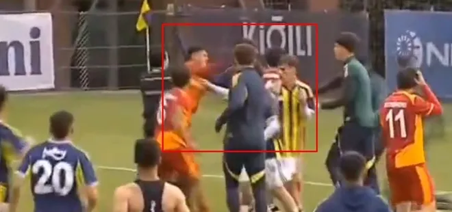 Fenerbahçe-Galatasaray derbisinde yumruklu kavga! U-19 maçında ortalık karıştı