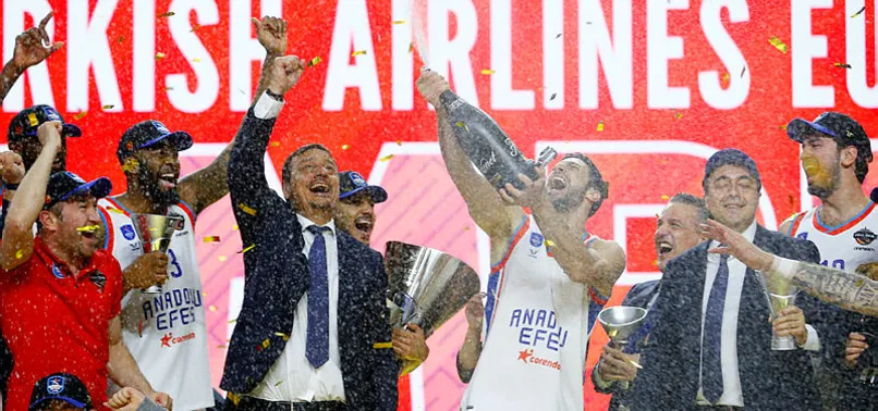 Anadolu Efes Euroleague şampiyonu oldu! Helal olsun çocuklar!