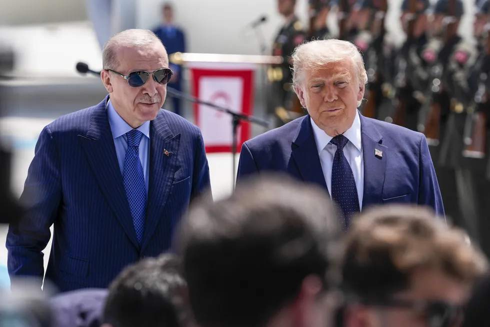 baskan-erdogan-ve-trump-arasinda-samimi-pozlar-fox-newsten-dikkat-ceken-yorum-1783426665140.jpg Başkan Erdoğan ve Trump arasında samimi pozlar! Fox News'ten dikkat çeken yorum - 1