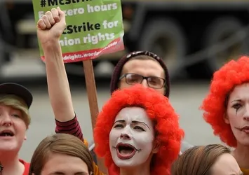 McDonald's çalışanları ilk kez greve gitti