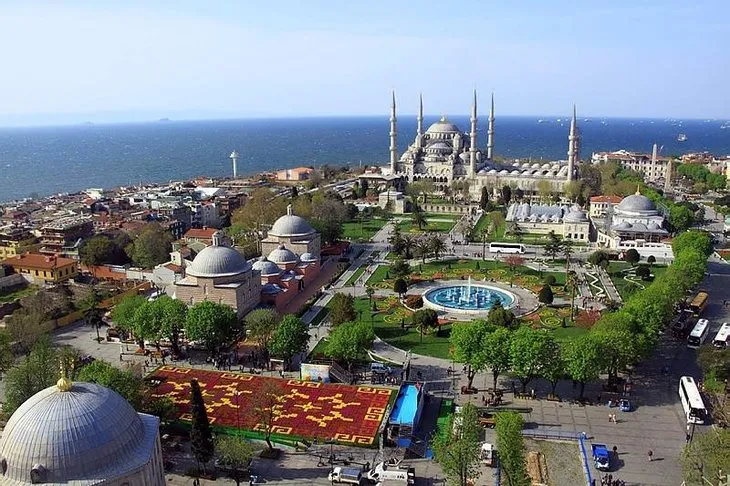 İstanbul’a dünyanın en büyük lale halısı