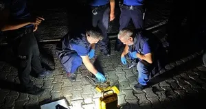 Kalaşnikof’u ve çalıntı motosikleti bırakıp kaçtılar