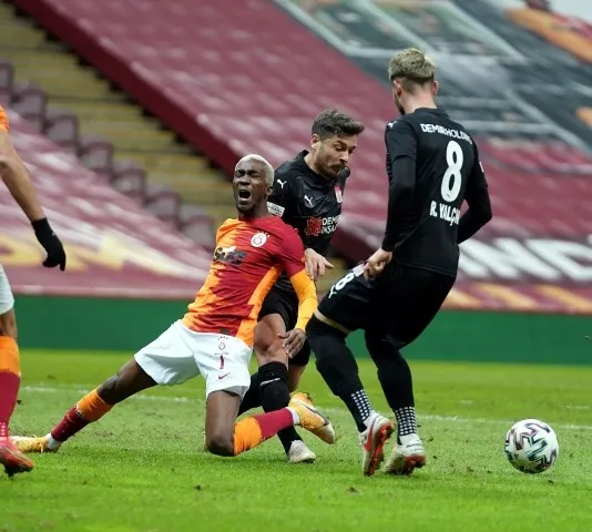 Galatasaray evinde bir puana razı oldu I Galatasaray 2-2 Sivasspor MAÇ SONUCU-ÖZET