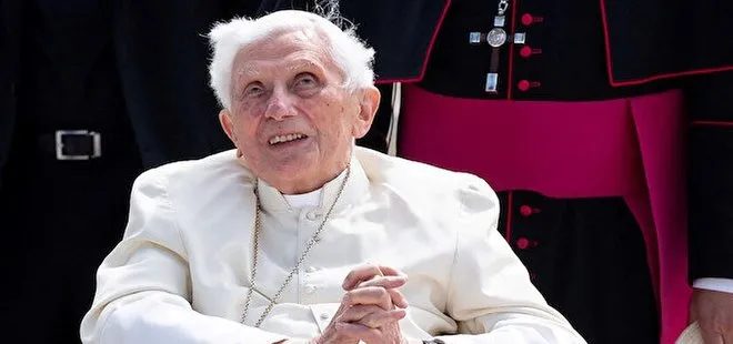 Son dakika: Vatikan duyurdu: Eski Papa Benedict hayatını kaybetti
