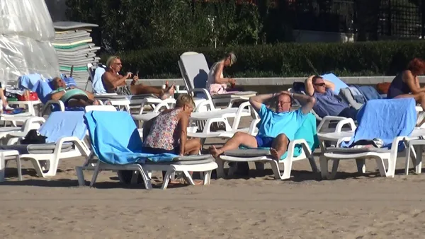 goruntuler-turkiyeden-yilin-ilk-gununde-antalyada-denize-girdiler-1672575772333.jpg Görüntüler Türkiye'den! Yılın ilk gününde Antalya'da denize girdiler - 3