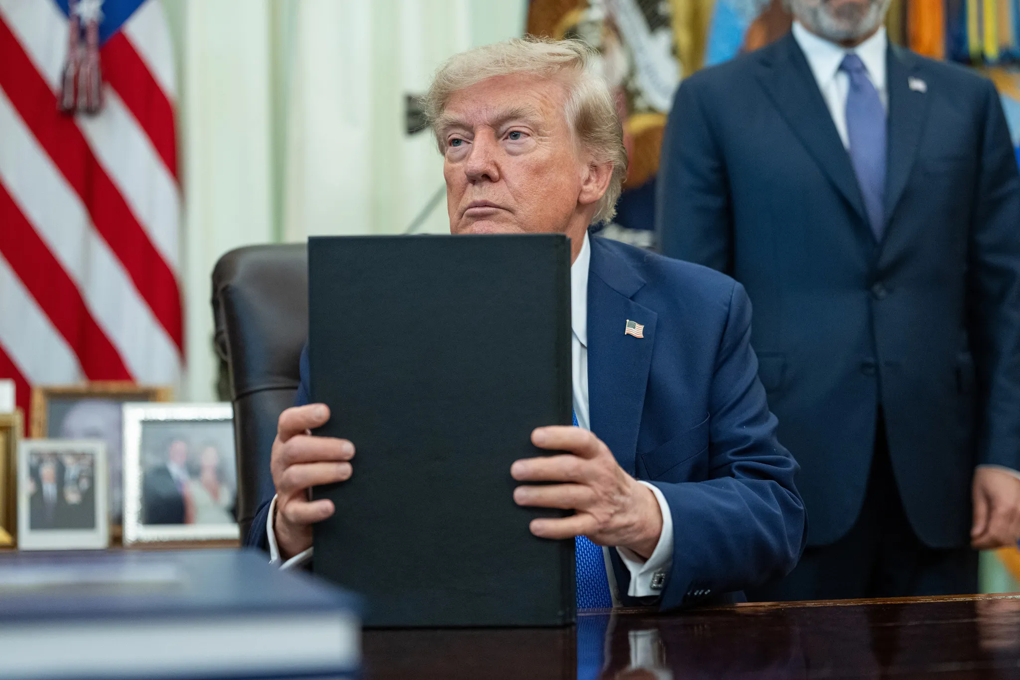 Trump, doğum yoluyla vatandaşlığa yeni sınırlamalar getiren ve doğum turizmini yasaklayan kararnameleri imzaladı