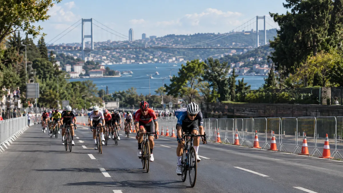 FSM Köprüsü ve TEM bağlantılarında bazı yollar araç trafiğine kapatıldı. (A Haber)