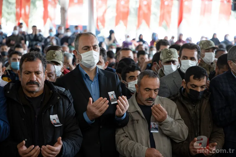 Şehit Uzman Çavuş Savaş Dinç'e son veda! Yürek yakan anlar: Babasını asker selamıyla uğurladı 3