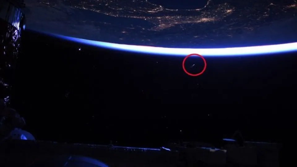 Dev kuyruklu yıldız dünyaya yaklaşıyor! Astronotlar böyle görüntüledi