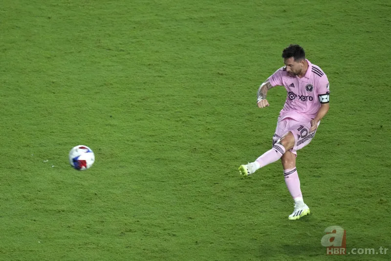 Lionel Messi'den inanılmaz başlangıç! Inter Miami ile ilk maçında son dakikada frikik golü 7